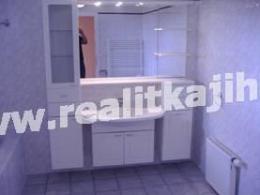 Prodej nadstandartnho bytu 4+kk s terasou a dvougar v Praze 5 u Prokopskho dol