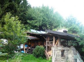 Pozemek se srubem