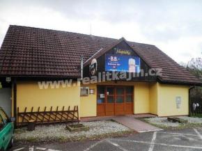 Restaurace s velkým komerčním pozemkem