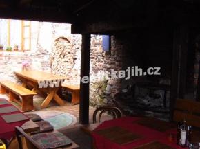 Zaveden pension s restaurac a obchodem