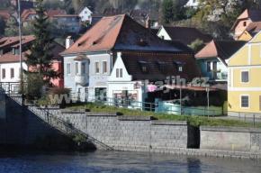 Prodej zaveden restaurace s penzionem v .Krumlov