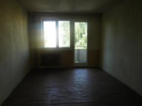 Prodej bytu 3+1 s balkonem v OV  ve Velen