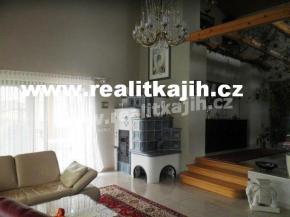 Luxusn vila se st. pozemkem v Dobicch