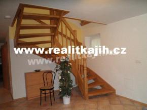 Luxusn vila se st. pozemkem v Dobicch