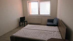 Pron�jem za��zen� garsonky s�dli�t� M�r �. Krumlov