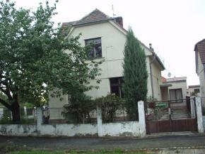 Rodinn dm se dvma byty a dvougar v Plzni - Zti