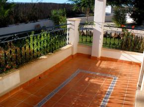 Prodej novho luxusnho apartmnu s terasou a zahrdkou ve panlsku  Costa Blanca