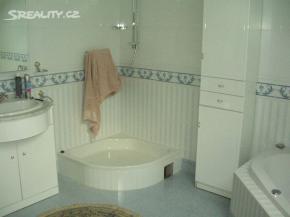 Prodej arelu s RD, 9 D, hospdkou, vinrnou k bydlen i podnikn