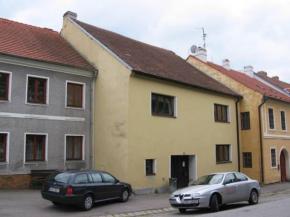 Rodinn� d�m ve Chval�in�ch