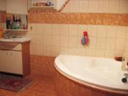 Rodinn� d�m ve Chval�in�ch