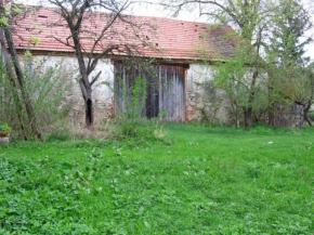 Stodola s pozemkem u Lhenic