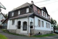 Rodinn� d�m s malou restaurac� a pozemkem 2.000 m2