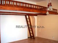 Byt 2+1 se dv�mi gar�emi, OV, 75 m2